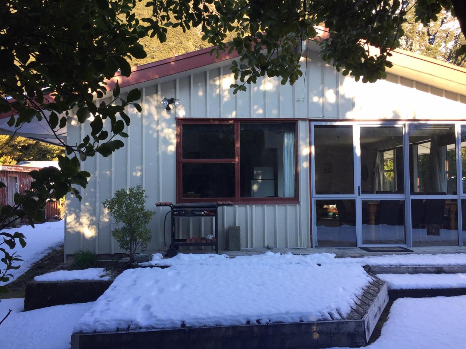 Aoraki Alpine Chalet Villa Aoraki / Mount Cook Екстериор снимка