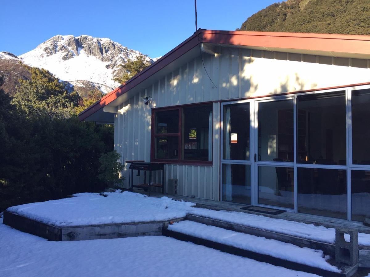 Aoraki Alpine Chalet Villa Aoraki / Mount Cook Екстериор снимка